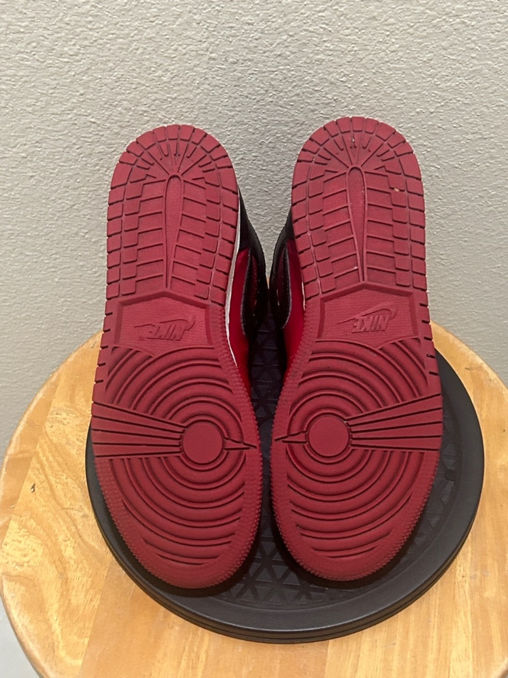 Jordan 1 Mid Reverse Bred (GS) 554725-660 - Picture 6 of 6